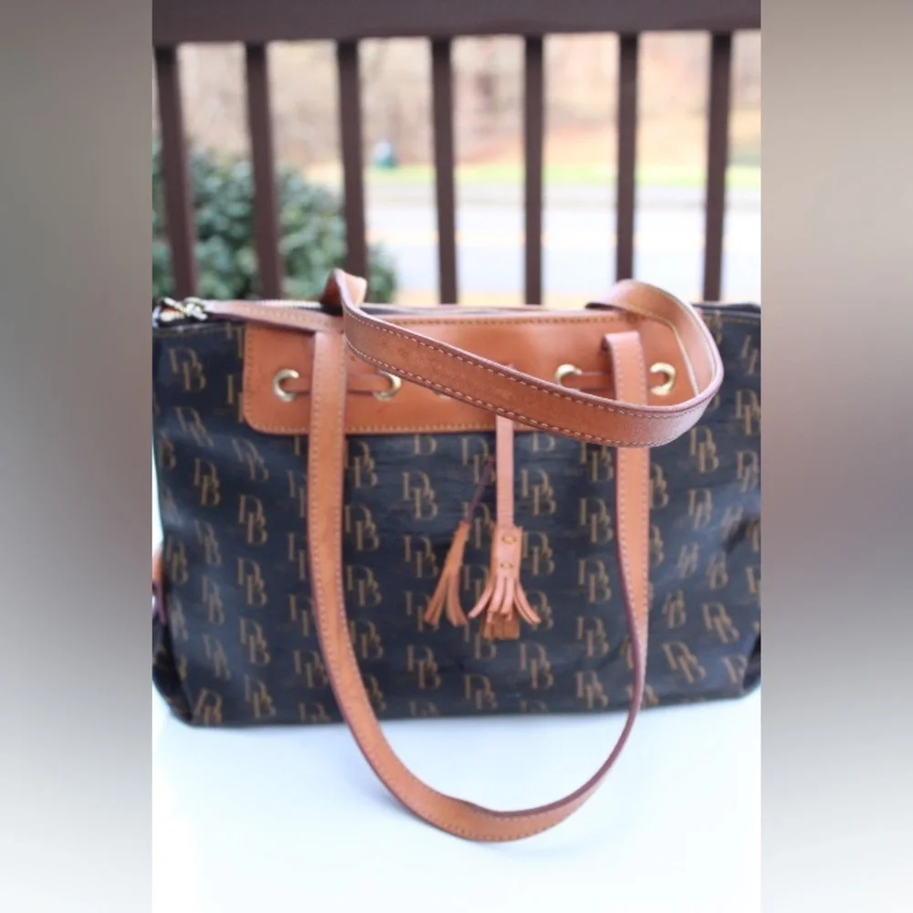 Dooney & Bourke signature logo tassel tote bag